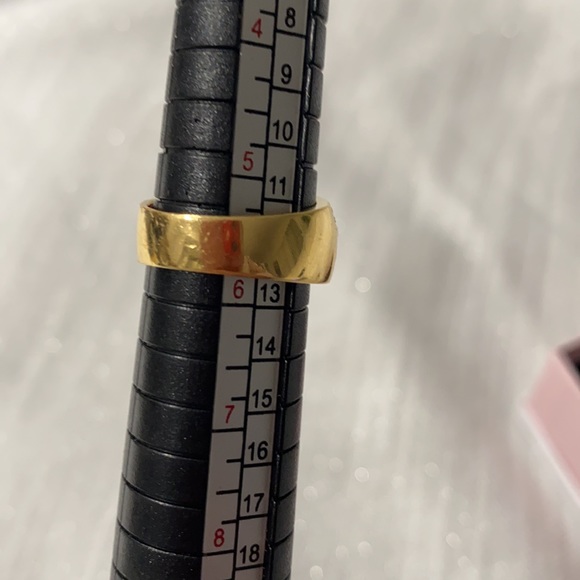 BN Solid 18k Gold, Rubys and Diamonds Ring - Picture 8 of 11